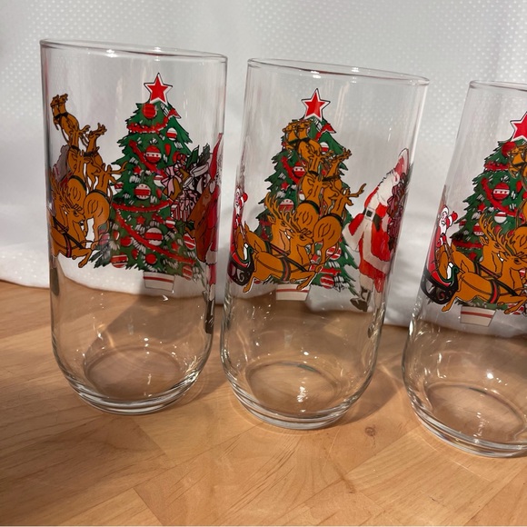 Luminarc Santa & Sleigh Vintage Glasses 4 - Picture 7 of 13